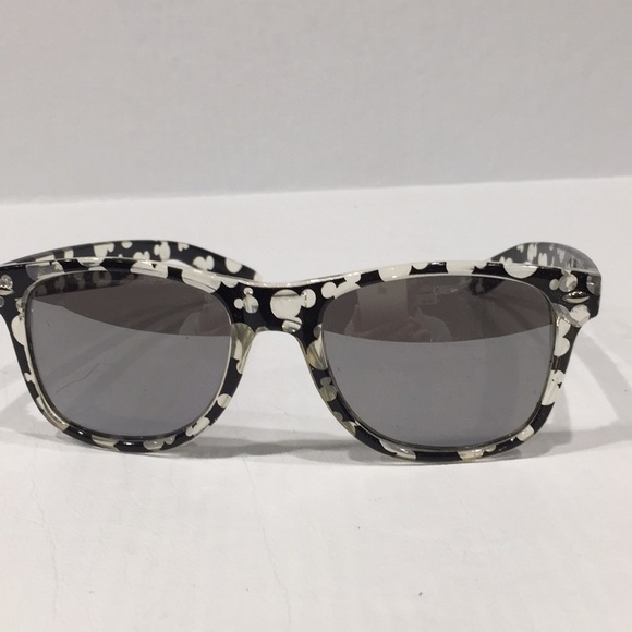 disney mickey mouse sunglasses